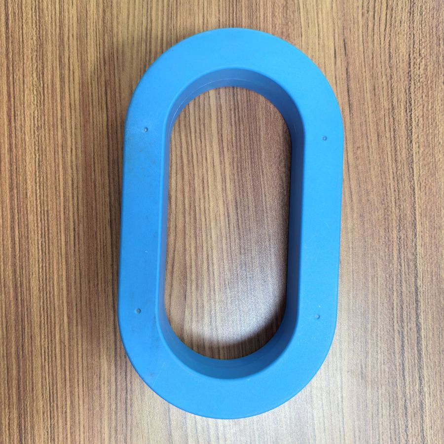 Blue-coated oval racetrack nanocrystalline core